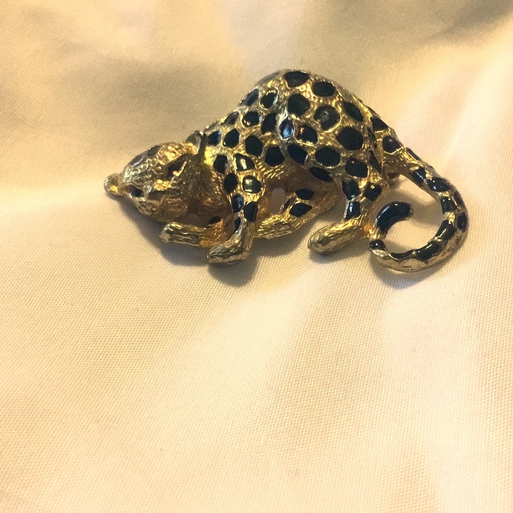 Vintage Park Lane cougar brooch